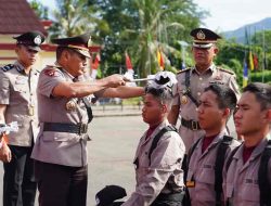 Gunting Rambut dan Penyiraman Air Kembang, Wakapolda Sulbar Pimpin Pembukaan Pendidikan Bintara Polri Gelombang I di SPN Mekatta