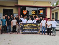 Satuan Intelkam Polres Majene Gelar Bagi-Bagi Takjil Ke Masyarakat Di Bulan Suci Ramadhan