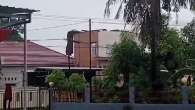 Angin Kencang di Majene, Rumah Anggota Polisi jadi Korban