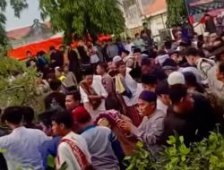 Duka Idul Fitri, Pohon Tumbang Timpa Jamaah, 2 Orang Dilaporkan Tewas