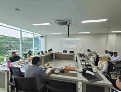 Tekan Angka Kematian Ibu, Kepala DKPPKB Sulbar Paparkan Strategi di Hadapan Komisi IV DPRD