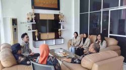 Kalaksa BPBD Sulbar Terima Silaturahmi Tim KKN-PPM UGM, Perkuat Kolaborasi Program Pengurangan Risiko Bencana di Desa