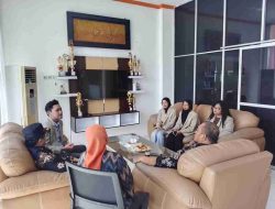 Kalaksa BPBD Sulbar Terima Silaturahmi Tim KKN-PPM UGM, Perkuat Kolaborasi Program Pengurangan Risiko Bencana di Desa