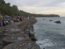 Pesona Tanggul Batu Cincin, Ikon Wisata Pesisir Kabupaten Majene